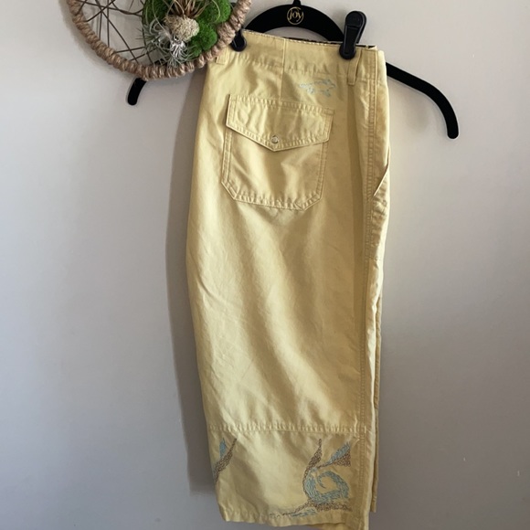 Yellow Horny Toad Capris - Picture 4 of 6